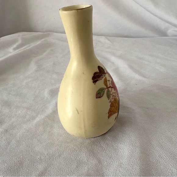Vintage ceramic handmade painted floral vase gilded gold home decor cream - Picture 4 of 6